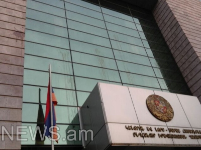 Գեւորգ Սաֆարյանն ազատ չարձակվեց. ակտիվիստները ձվեր նետեցին դատարանի շենքի վրա (Ֆոտո)