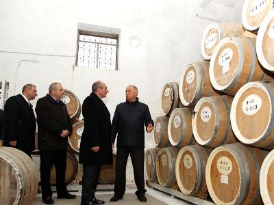 Karabakh President visits Artsakh Brandy Company