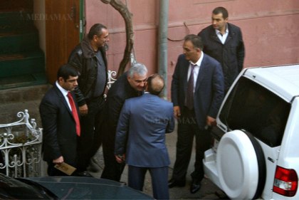 «Ժամանակ». Երեւանը կբաժանվի 4 ընտրատարածքի եւ կհանձնվի օլիգարխներին. անունները հայտնի են