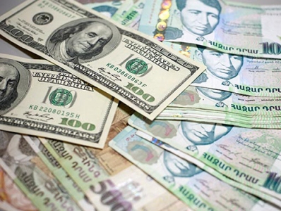 Курс доллара в Армении начал повышаться