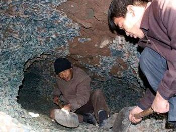 Житель китайской деревни нашел 459 кг древних монет династии Синь