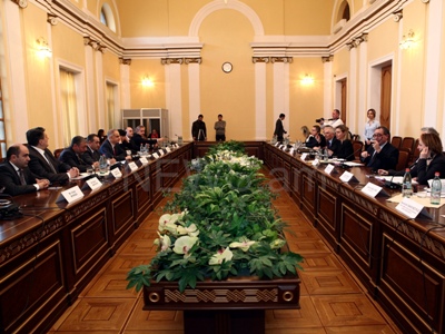 Ավարտվել է Մոգերինիի հանդիպումը ԱԺ ընդդիմադիր ուժերի հետ. գաղտնի է պահվում, թե ինչ է քննարկվել