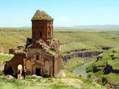 Անիի Տիգրան Հոնենց եկեղեցու ցուցանակին գրեք «Հայկական քրիստոնեական». ստորագրահավաք է սկսվել