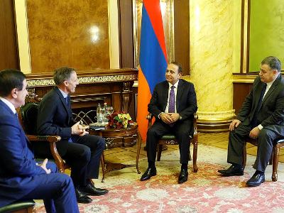 Armenia PM and France company official confer on further collaboration