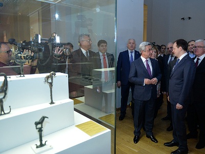 Armenia President visits “Armenia: Legend of Existence” exhibition in Moscow (PHOTOS)