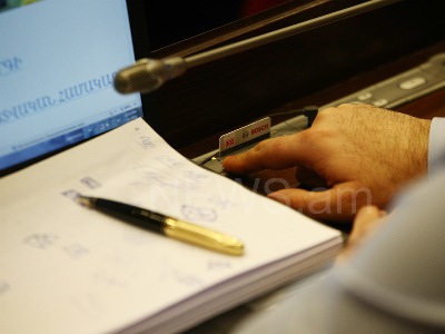 Փոստանջյան. Ուրիշի փոխարեն քվեարկող պատգամավորների համար պետք է պատժել