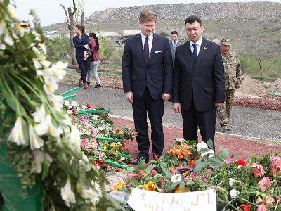 Latvia MP visits Yerevan military pantheon