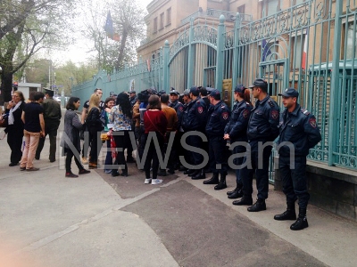 Yerevan protesters handed over letter to embassies of Russia, US and France
