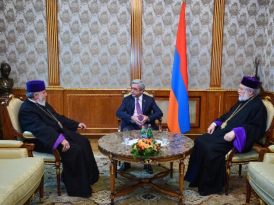Սերժ Սարգսյանը հանդիպում է ունեցել Գարեգին Բ-ի եւ Արամ Ա-ի հետ (Ֆոտո)