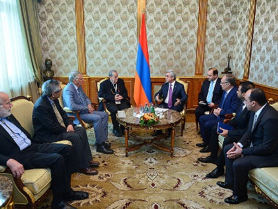 Armenia President receives Nobel Laureates (PHOTOS)