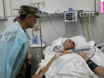 Armenia Defense Minister visits wounded soldiers (PHOTOS)