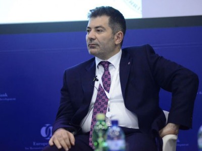 Հովիկ Աբրահամյանը նոր խորհրդական ունի