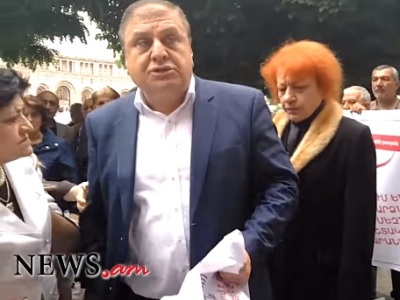 Հերմինե Նաղդալյանի ամուսինը հայտարարություն է տարածել. Այդ քաղաքացիները որեւէ կապ չունեն բնակարանների հետ