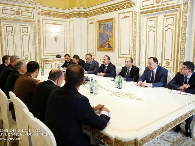 Armenian PM receives Iranian company delegation (PHOTOS)