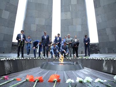 Члены делегации Санкт-Петербурга почтили в Ереване память жертв Геноцида армян