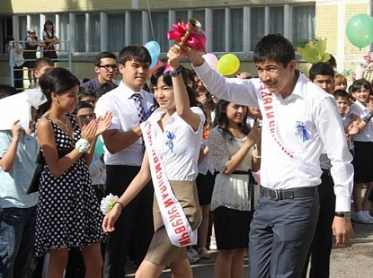 Graduation parties banned at schools in Uzbekistan