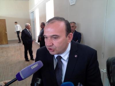Ասում են՝ մի հարամեք «Վերջին զանգը». ըստ նախարարի՝ աշակերտներն իրենք են ուզում փող հավաքել (Ֆոտո)