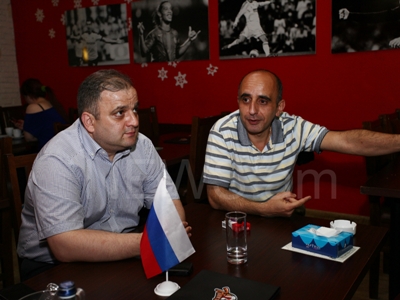 Euro 2016: Russian diplomats from Yerevan support their squad with batred breath