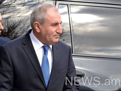 Ինչի՞ն են, օրինակ, ընդդիմադիր գյումրեցիները. մարզպետը պնդում է, որ մարդիկ դժգոհ չեն իշխանությունից