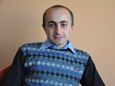 ԼՂՀ-ում սահմանադրությունը փոփոխում են իշխանության վերարտադրության համար. Հայկ Խանումյան
