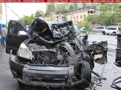 Car crashed into crane in Armenian capital