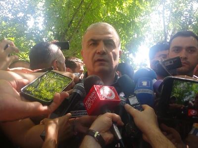 Полиция продолжает призывать лиц, захвативших полк ППС полиции, воздержаться от провокаций