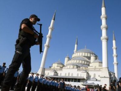В Турции арестованы 40 генералов после попытки военного переворота