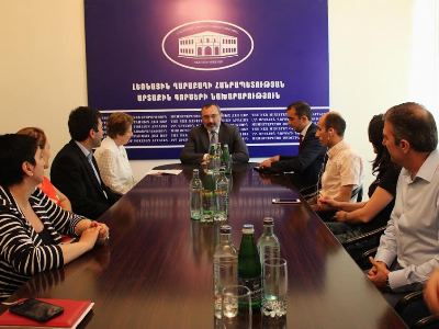 Глава МИД НКР принял выпускников стипендии фонда «Тавитян»