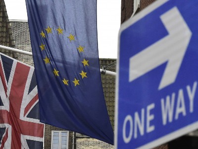 Власти Британии не намерены начинать процедуру выхода из ЕС в 2016 году