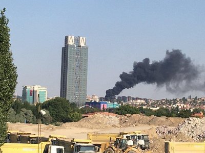 Fire on roof of Ankara’s residential house raised concern of internet users