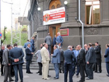«Հրապարակ». Երեւանում տեղի ունեցողի մեջ կա՞ գեոքաղաքական «հետք»