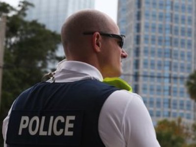 В результате перестрелки в ночном клубе во Флориде погиб человек, 14 ранены