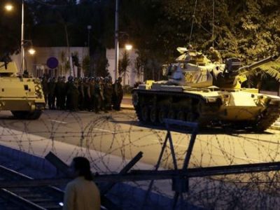 В Турции принято решение о задержании 100 военных врачей