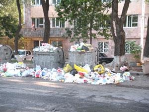 «Հրապարակ». Սեւանի ափամերձ հատվածը ծածկվել է աղբով