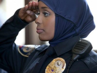 Canadian policewomen allowed to wear hijab