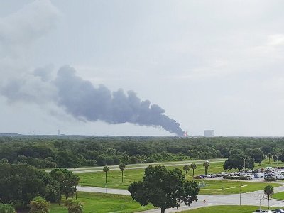 Falcon 9 rocket explodes on launch pad of Florida