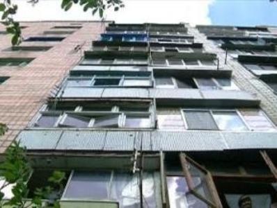 Էրեբունիում շենքերից մեկի պատուհանից տղամարդ է վայր ընկել