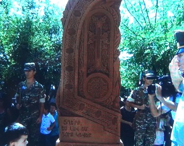 «Տղե՛րք, ես լավ եմ, դուք կռվեք». Արմավիրի Ապագա գյուղում բացվել է զոհված կապիտանի անվան պուրակ (ֆոտո)