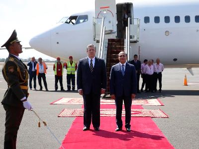 Georgia PM arrives in Armenia on official visit (PHOTOS)