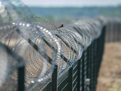 Norway is building wall on border with Russia
