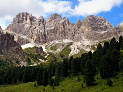 Apennine mountains after earthquake in Italy grow 4 cm