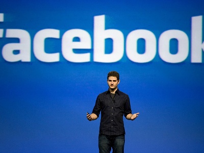 One of Facebook founders donates Clinton $ 20 million to help fight against Trump