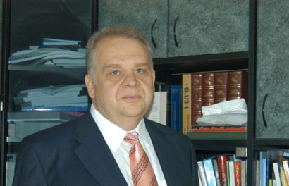 «Հրապարակ». Մանկավարժականում ուսանող չունեն, բայց ծախսերի գծով ախորժակները տեղն է