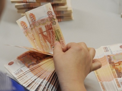 «Трансферты» из России, в пересчете на рубли, сократились незначительно