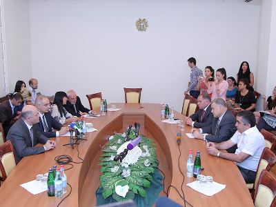 4+4+4 բանակցային ձեւաչափի մասնակից քաղաքական ուժերն ստորագրել են հայտարարություն