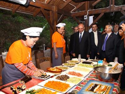 Շուշիի «Իսահակի աղբյուր»-ում առաջատար խոհարարները մասնակցում են «ԱրցախԷթնոՖեստ»-ին (Ֆոտո)