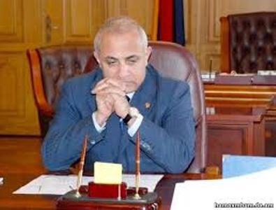 «ՀԺ». Հովիկ Աբրահամյանն իրեն հավատարիմ նախարարներին պատգամել է ամեն գնով պահպանել պաշտոնները