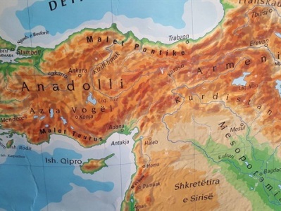 Կոսովոյի դպրոցական քարտեզներում Վանը, Մուշը եւ Էրզրումը Հայաստանի կազմում են․ թուրքերը կատաղել են (ֆոտո)