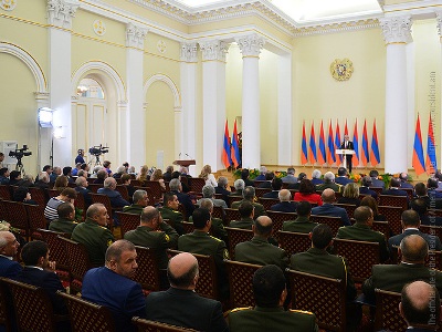 Երկու գնդապետի շնորհվել է գեներալ-մայորի զինվորական կոչումներ