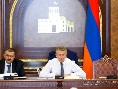 Շարունակվում են 2017 թ. ՀՀ պետական բյուջեի նախագծի շուրջ քննարկումները (ֆոտո)